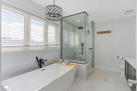 27 Boyces Creek Crescent, Caledon, ON L7C 3S2