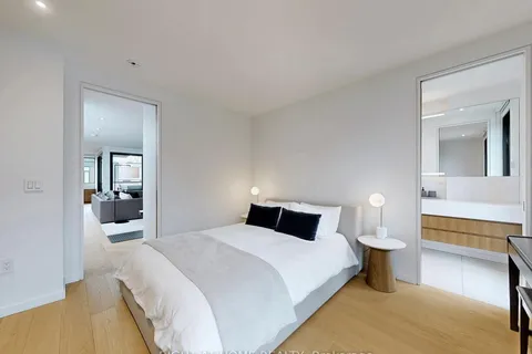 15 Durie Street, Toronto, ON M6S 3E5