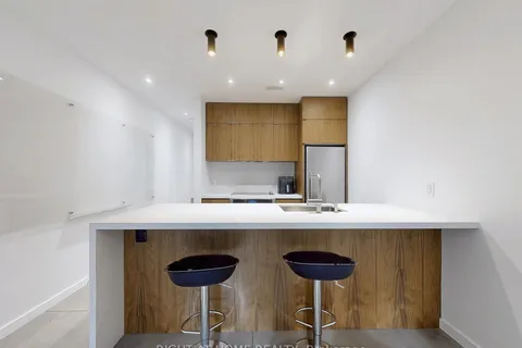 15 Durie Street, Toronto, ON M6S 3E5