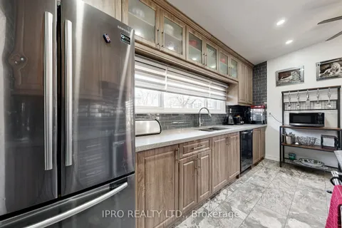 7648 Redstone Road, Mississauga, ON L4T 2B9