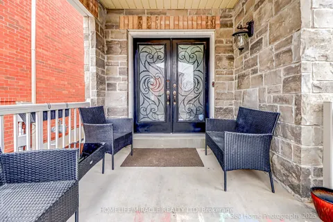 652 Lott Crescent, Milton, ON L9T 7P7