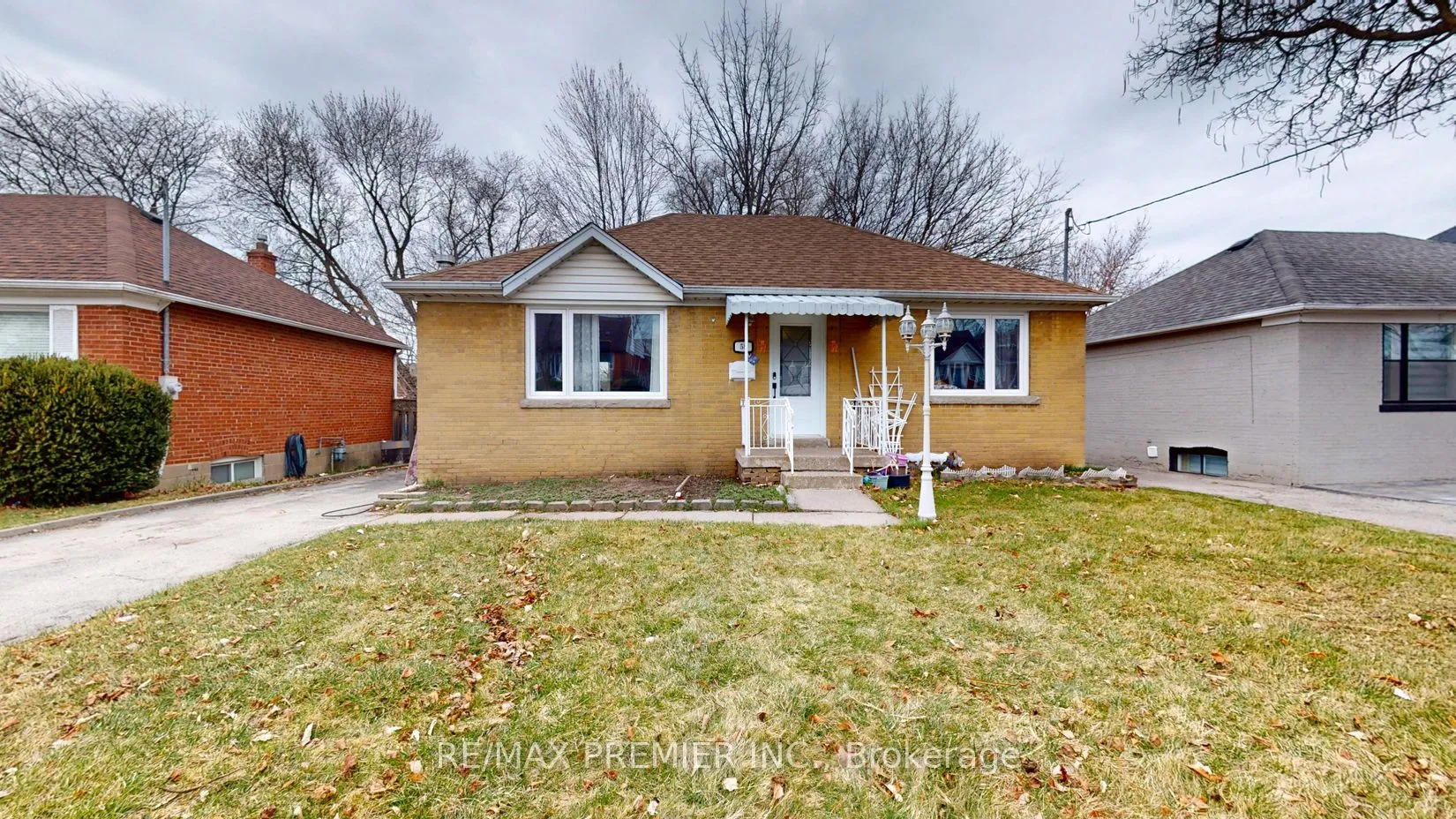 58 Lovilla Boulevard, Toronto, ON M9M 1C5
