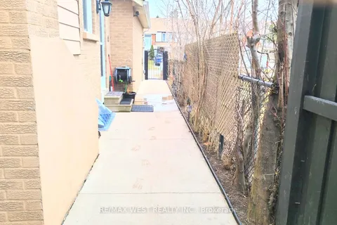 425 Hansen Road, Brampton, ON L6V 3P6