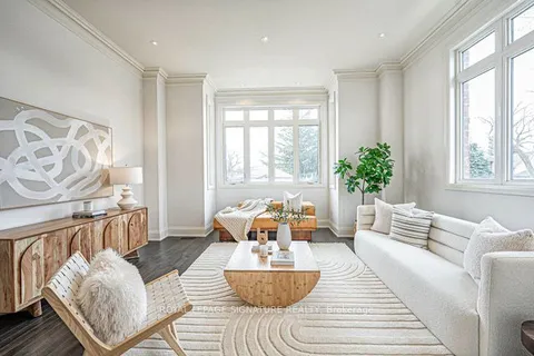 28 Elder Avenue, Toronto, ON M8W 1S4