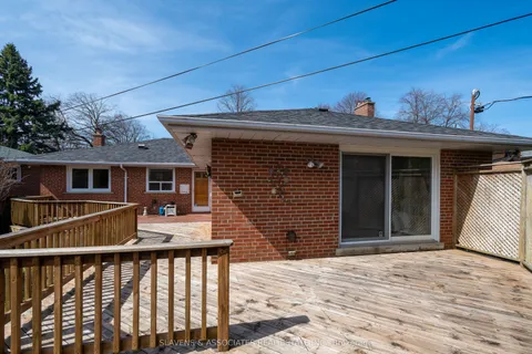 3 Watling Street, Toronto, ON M9P 3E8