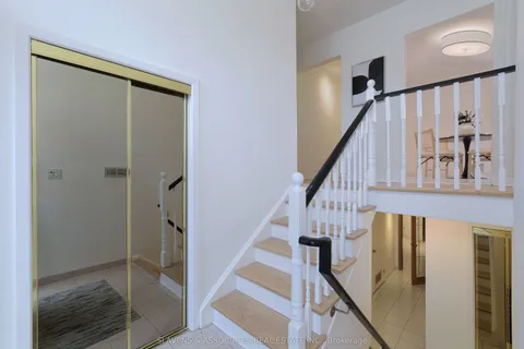 3 Watling Street, Toronto, ON M9P 3E8
