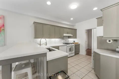 2 Redfern Street, Orangeville, ON L9W 5C8