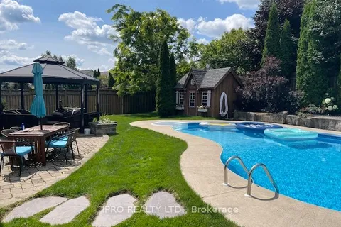 2 Redfern Street, Orangeville, ON L9W 5C8
