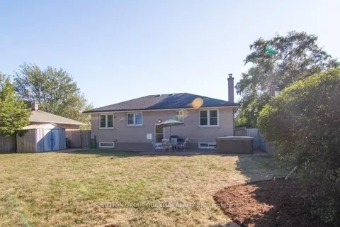 543 Taplow Crescent, Oakville, ON L6L 4V9
