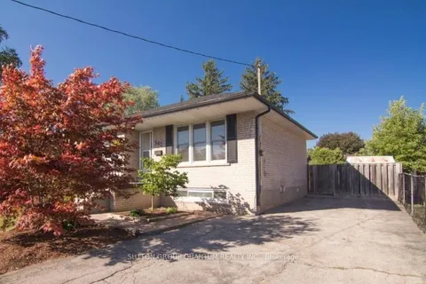 543 Taplow Crescent, Oakville, ON L6L 4V9