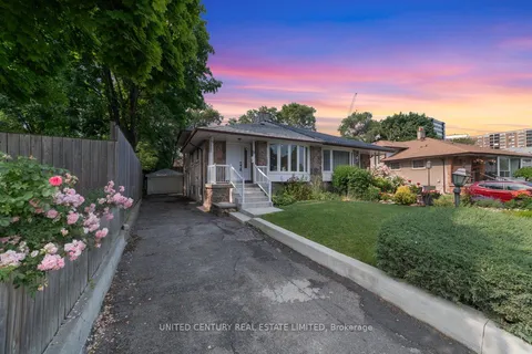 58 Wareside Road, Toronto, ON M9C 3B6