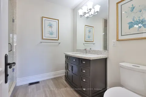 92 Pinetree Way, Mississauga, ON L5G 2R1