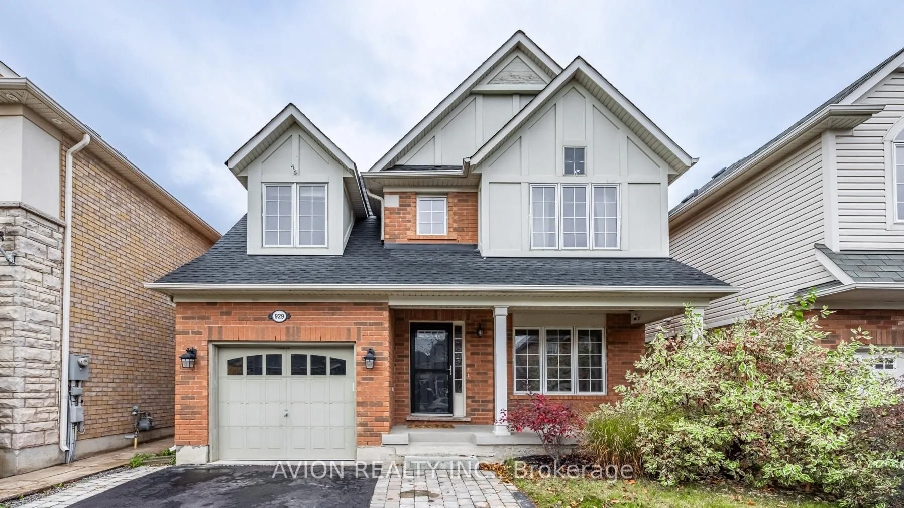 929 Bessy Trail, Milton, ON L9T 0H2