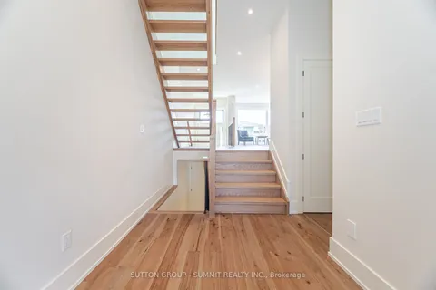 62 Ash Crescent, Toronto, ON M8W 1E6