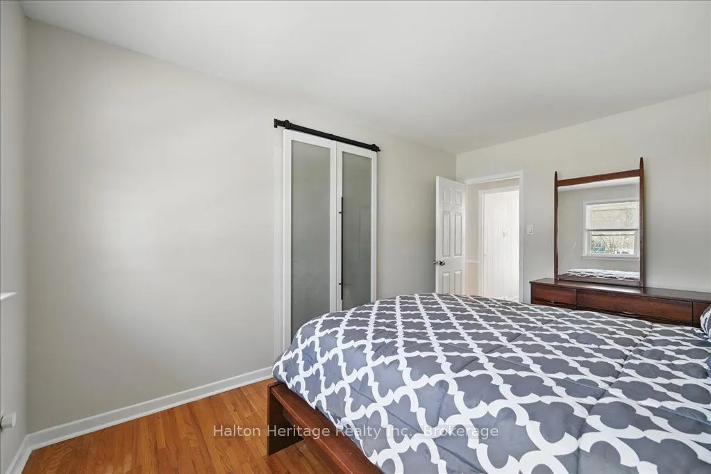 452 Wedgewood Drive, Burlington, ON L7L 4H8