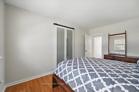452 Wedgewood Drive, Burlington, ON L7L 4H8