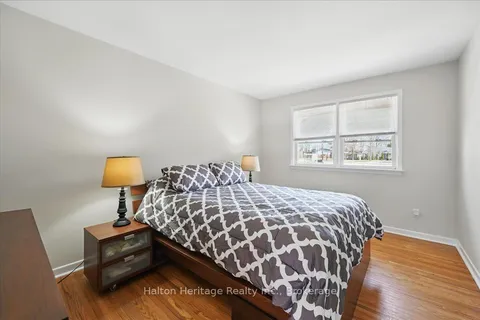 452 Wedgewood Drive, Burlington, ON L7L 4H8