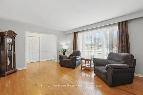452 Wedgewood Drive, Burlington, ON L7L 4H8