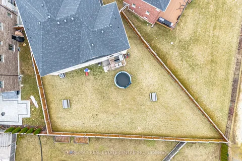 583 Beam Court, Milton, ON L9E 1L3