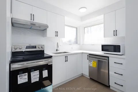 1498 Fisher Avenue, Burlington, ON L7P 2L8