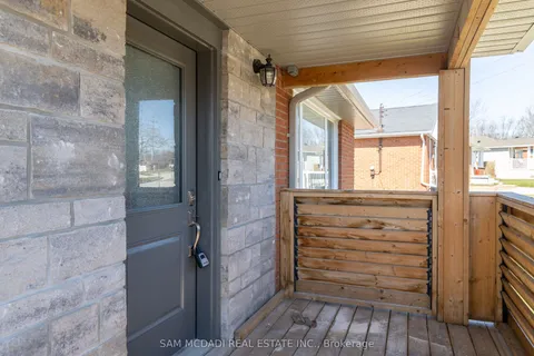 1498 Fisher Avenue, Burlington, ON L7P 2L8