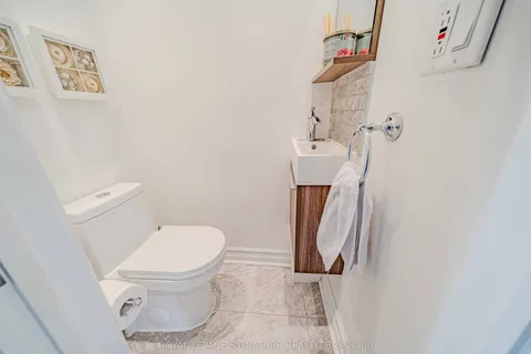 2 Summertime Court, Brampton, ON L6Z 2B4