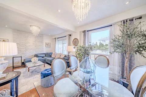 2 Summertime Court, Brampton, ON L6Z 2B4