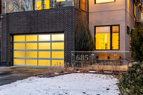 685 Montbeck Crescent, Mississauga, ON L5G 1P4