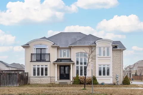 700 Serafini Crescent, Milton, ON L9T 7P4