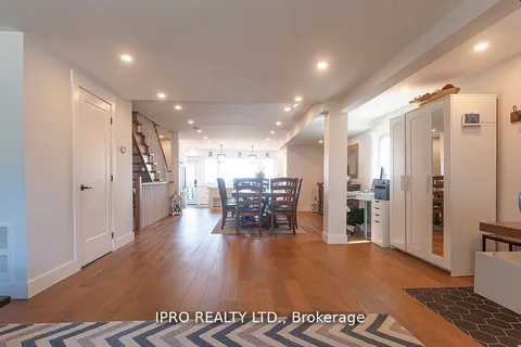 510 Richey Crescent, Mississauga, ON L5G 1N4