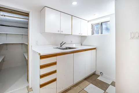 48 Thirteenth Street, Toronto, ON M8V 3H4