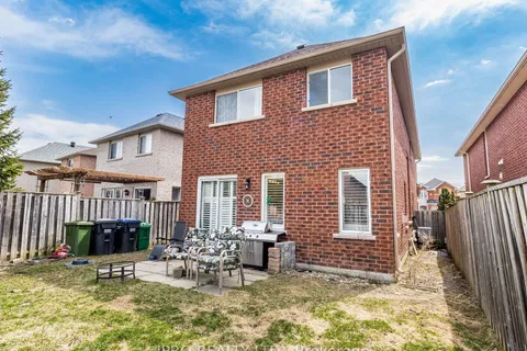 329 Ellwood Drive, Caledon, ON L7E 2G9