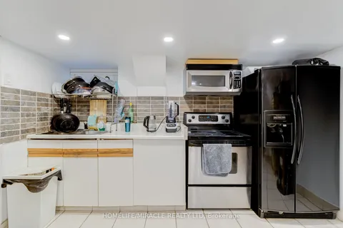 8 Mill Street, Brampton, ON L6X 1S6