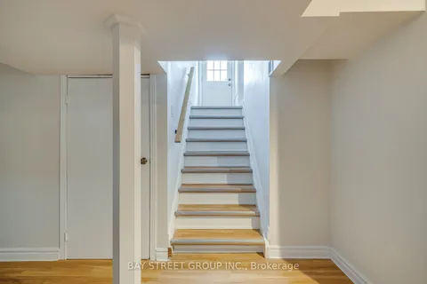 445 Samford Place, Oakville, ON L6L 4E7