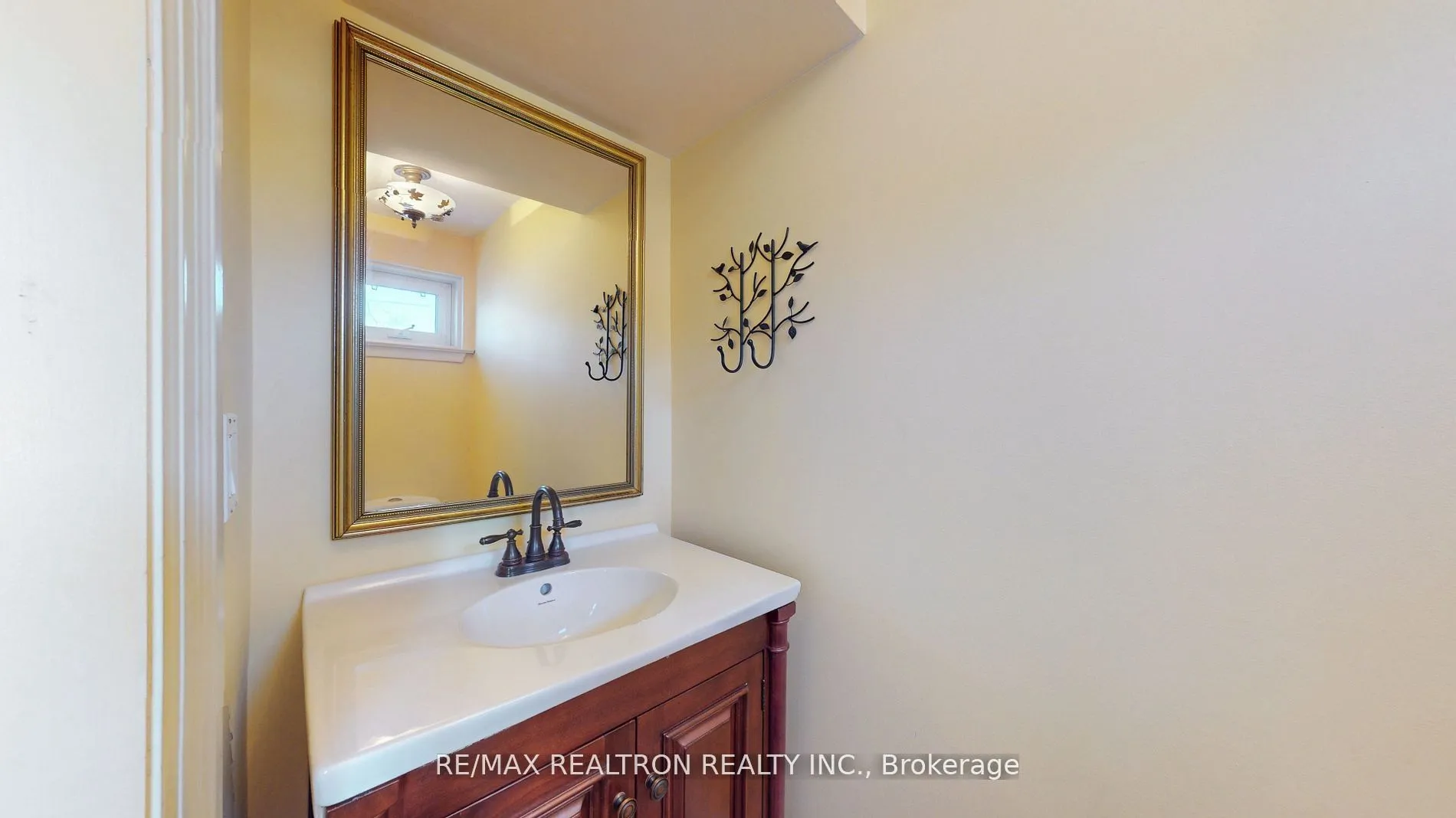 3211 Credit Heights Drive, Mississauga, ON L5C 2L6