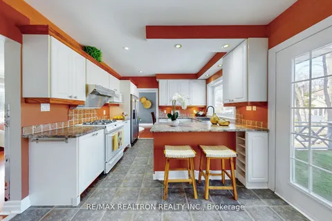 3211 Credit Heights Drive, Mississauga, ON L5C 2L6