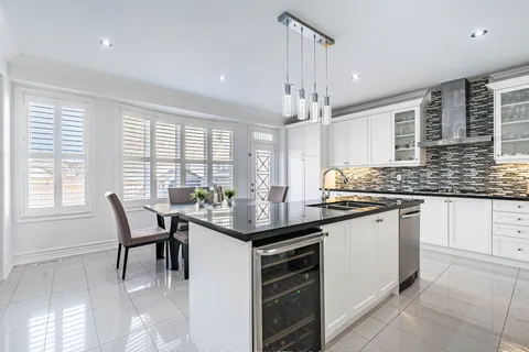 235 Learmont Avenue, Caledon, ON L7C 3W6