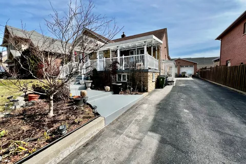 115 Downsview Avenue, Toronto, ON M3M 1E3