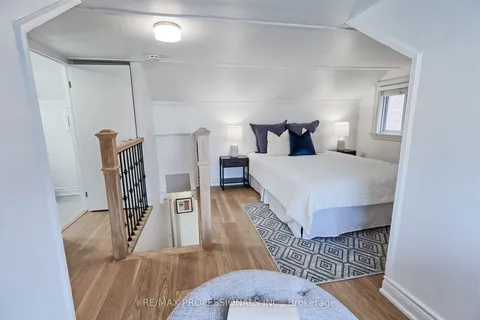 63 Guthrie Avenue, Toronto, ON M8Y 3L2