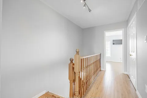 1078 Felicity Crescent, Mississauga, ON L5M 0K8