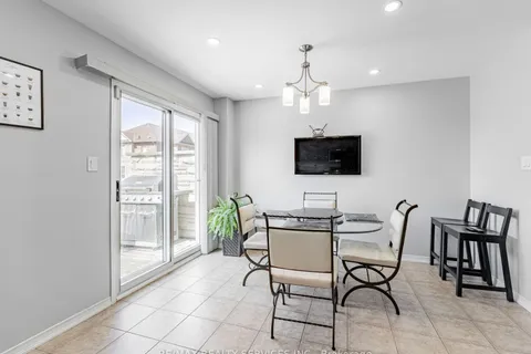 1078 Felicity Crescent, Mississauga, ON L5M 0K8