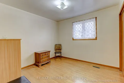 397 Blackthorn Avenue, Toronto, ON M6M 3C1