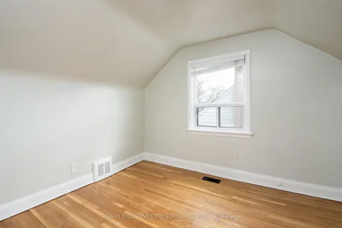 90 Anthony Road, Toronto, ON M3K 1B4