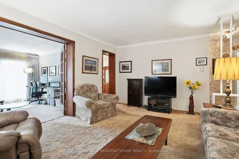 123 Vista Drive, Mississauga, ON L5M 1W2
