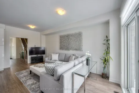 231 Fowley Drive, Oakville, ON L6H 0P4