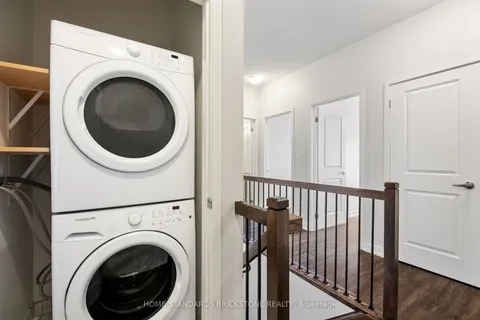 198 Fowley Drive, Oakville, ON L6H 0P3