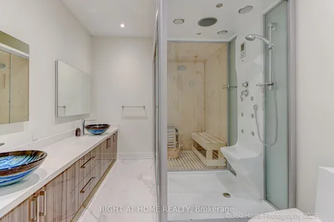 1036 Enola Avenue, Mississauga, ON L5G 4A9