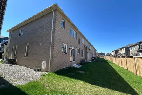 1564 Moira Crescent, Milton, ON L9E 1Y1