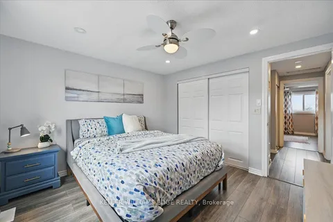2338 Malcolm Crescent, Burlington, ON L7P 4H4