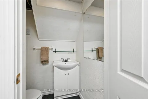 2338 Malcolm Crescent, Burlington, ON L7P 4H4